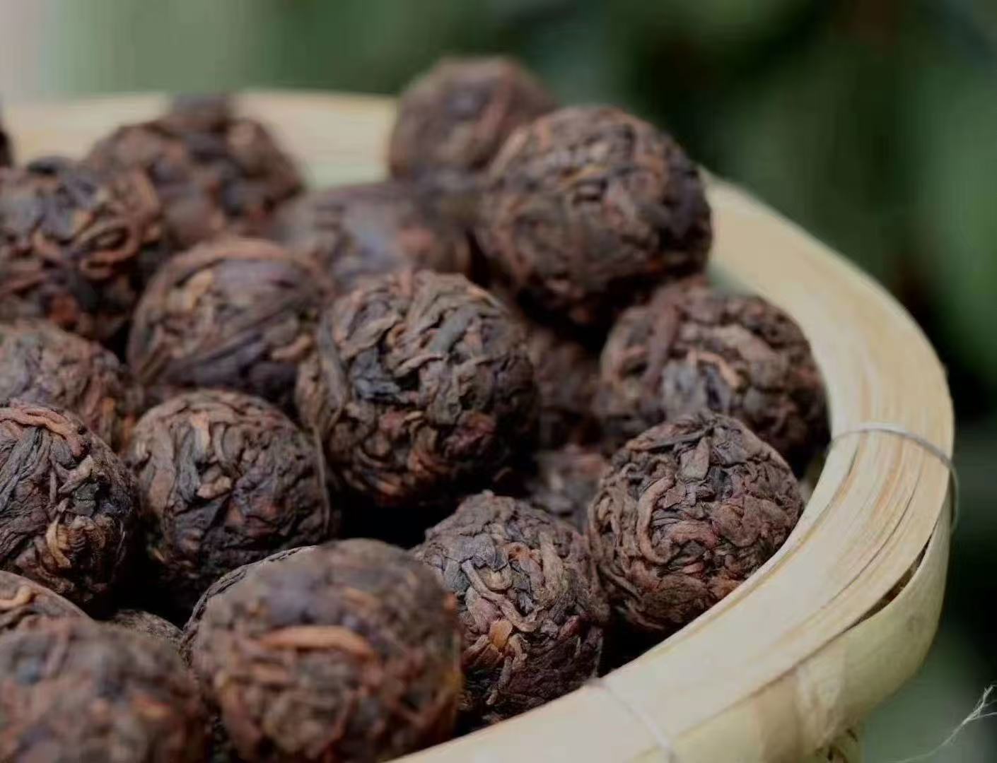 2021年老曼峨普洱熟茶龙珠